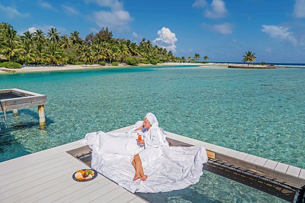 Holiday Inn Resort Kandooma Maldives - Beispiel Terrasse Overwater Villa Sea View (Zimmercodierung VX2)