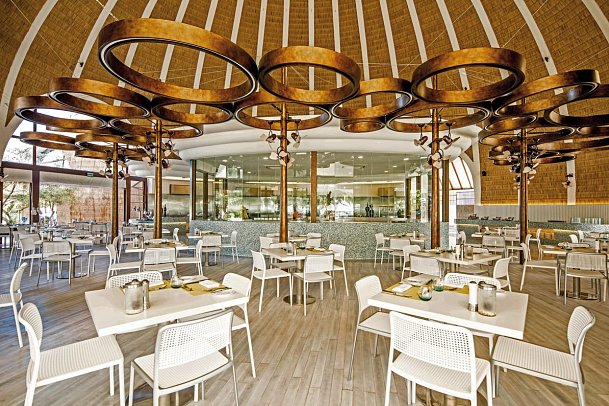 Holiday Inn Resort Kandooma Maldives