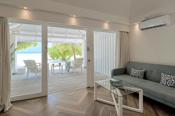 Diamonds Thudufushi - Wohnbeispiel Beach Front Junior Suite (Zimmercodierung JB3)