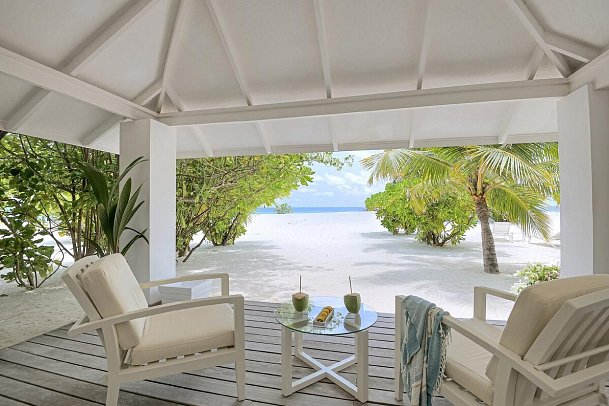 Diamonds Thudufushi - Wohnbeispiel Beach Front Junior Suite (Zimmercodierung JB2)