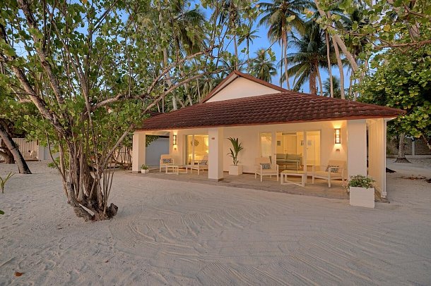 Diamonds Thudufushi - Wohnbeispiel Beach Front Suite (Zimmercodierung WB2)