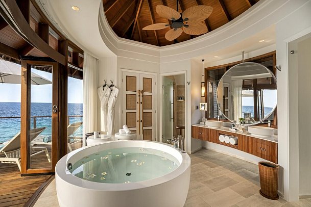 Constance Halaveli Maldives - Beispiel Bad Water Villa with Private Pool (Zimmercodierungen VX1 & VX7)