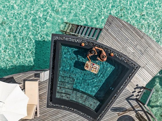 Constance Halaveli Maldives - Wohnbeispiel Water Villa with Pool (Zimmercodierungen VX1 & VX7)