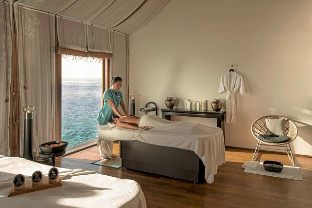 Constance Moofushi Maldives