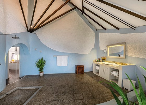 Nika Island Resort & Spa - Beispiel Bad Beach Villa (Zimmercodierungen VB1, FB1 & VB7)