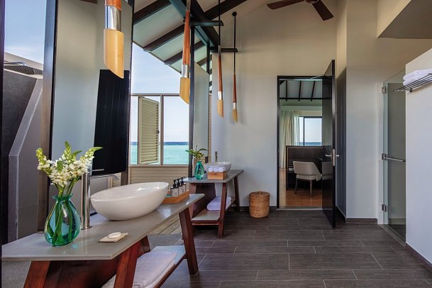 NH Collection Maldives Havodda Resort - Beispiel Bad Overwater Villa (Zimmercodierung VX1)