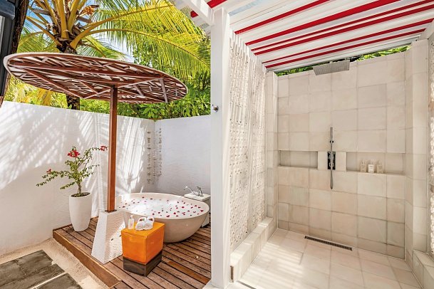 OZEN LIFE Maadhoo - Beispiel Bad Earth Villa with Pool (Zimmercodierung VB2)