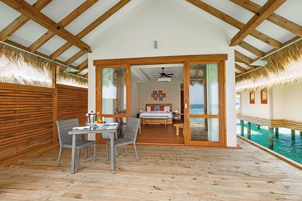 Kudafushi Resort & Spa - Wohnbeispiel Water Villa (Zimmercodierungen VX1 & VH2)
