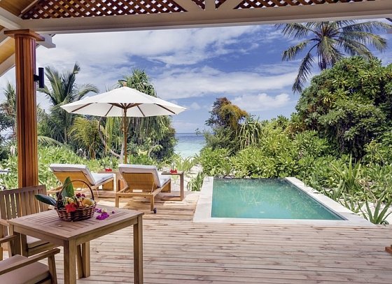 Kudafushi Resort & Spa - Wohnbeispiel Beach Villa with Pool (Zimmercodierungen VB2 & VH3)