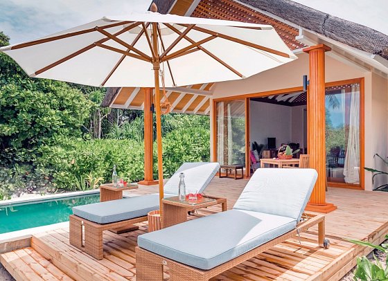 Kudafushi Resort & Spa - Wohnbeispiel Beach Villa with Pool (Zimmercodierungen VB2 & VH3)