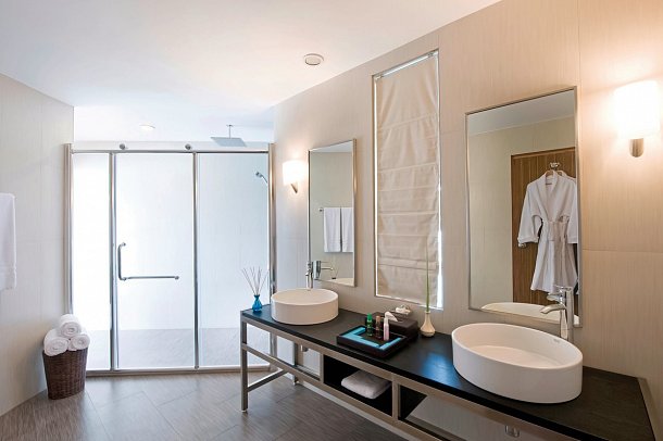 Kuramathi Maldives - Beispiel Bad Water Villa (Zimmercodierung VX1)