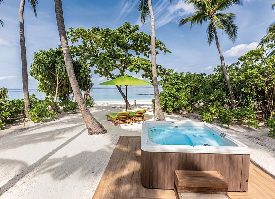 Emerald Maldives Resort & Spa - Wohnbeispiel Jacuzzi Beach Villa (Zimmercodierung VB3)