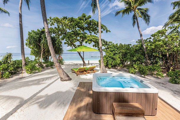 Emerald Maldives Resort & Spa - Wohnbeispiel Jacuzzi Beach Villa (Zimmercodierung VB3)