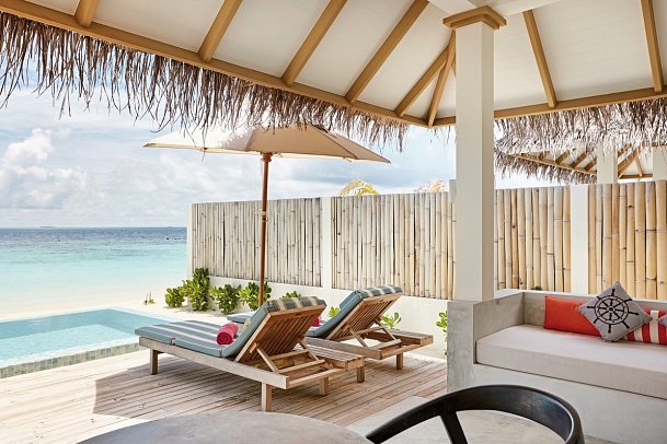 Sun Siyam Iru Veli - Beispiel Terrasse Family Beach Villa with Pool (Zimmercodierung FB1)