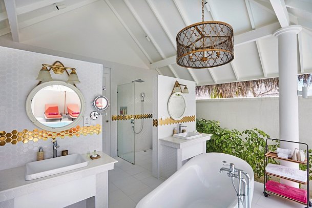 Sun Siyam Iru Veli - Beispiel Bad Grand Beach Villa with Pool (Zimmercodierung VB2)