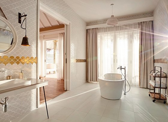 Sun Siyam Iru Veli Maldives - Beispiel Bad Ocean Villa with Pool (Zimmercodierungen VX1 & VV3)