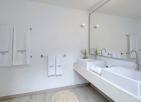 Sandies Bathala - Beispiel Bad Beach Bungalow (Zimmercodierung BB1)