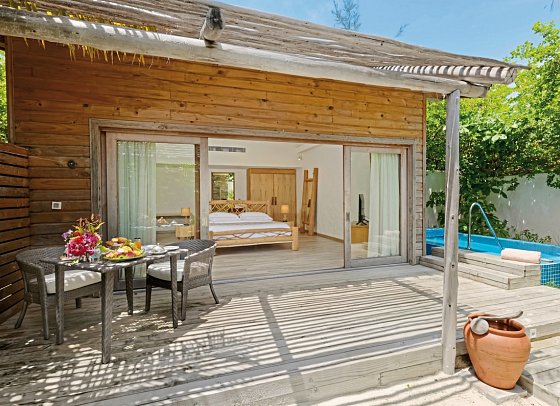 You&Me Maldives - Wohnbeispiel Beach Suite Pool (Zimmercodierungen WB1 & WB7)