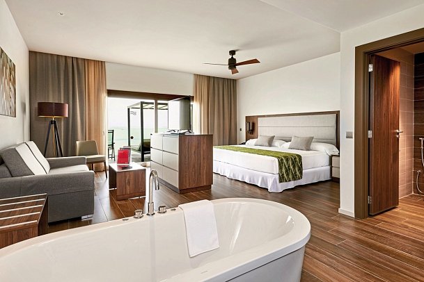 RIU Atoll - Wohnbeispiel Overwater Junior Suite Superior (Zimmercodierung JX2)