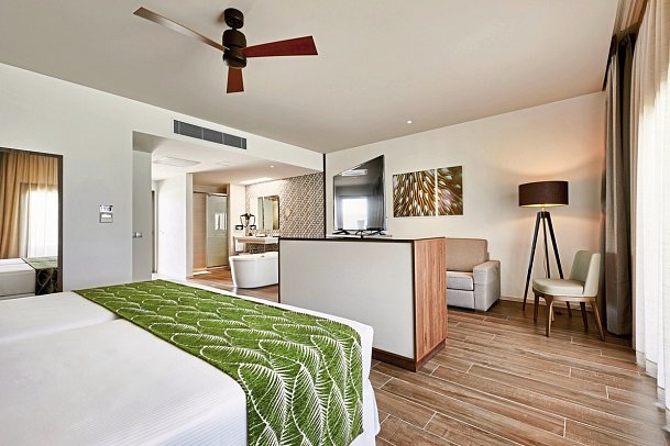 RIU Atoll - Wohnbeispiel Overwater Junior Suite Superior (Zimmercodierung JX2)