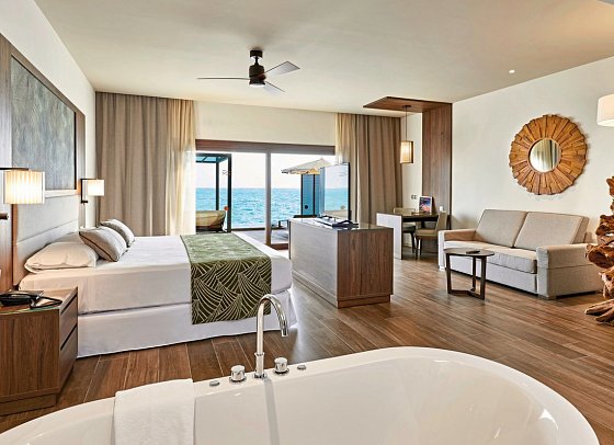 RIU Palace Maldivas - Wohnbeispiel Overwater-Swim-up-Suite