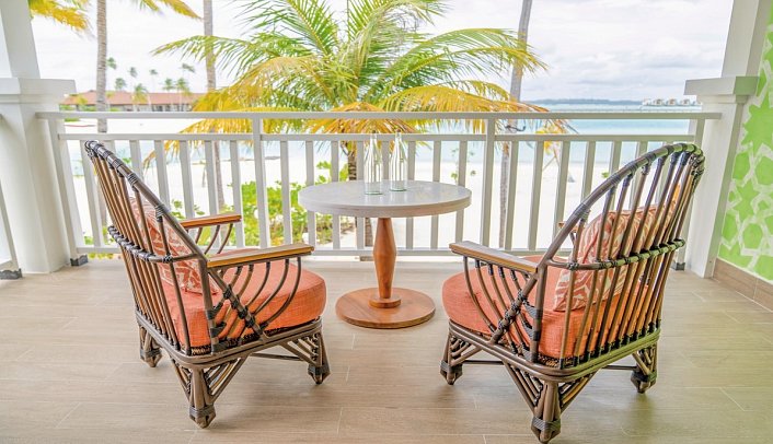 SAii Lagoon Maldives, Curio Collection by Hilton - Beispiel Balkon Sky Room (Zimmercodierung US1)
