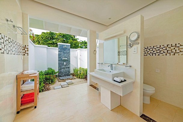 Siyam World Maldives - Beispiel Bad Pool Beach Villa (Zimmercodierungen VG1 & VV1)