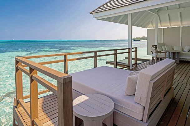 LUX* South Ari Atoll, Maldives - Beispiel Terrasse Water Villa (Zimmercodierung VX1)