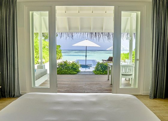 LUX* South Ari Atoll, Maldives - Wohnbeispiel Beachfront Infinity Pool Villa (Zimmercodierungen VB4 & VV4)