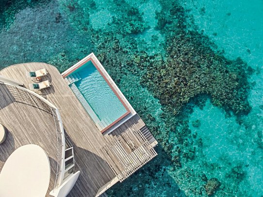 Jumeirah Olhahali Island Maldives - Sundset Water Villa