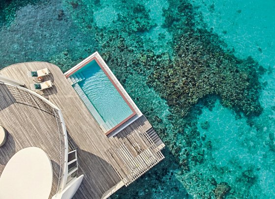 Jumeirah Olhahali Island Maldives - Sundset Water Villa