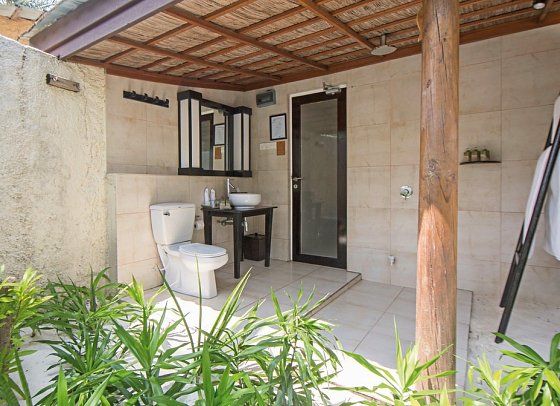 Kuredu Island Resort & Spa - Beispiel Bad Beach Bungalow (Zimmercodierung BB1)