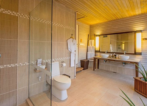 Kuredu Island Resort & Spa - Beispiel Bad O Beach Villa (Zimmercodierung VO1)