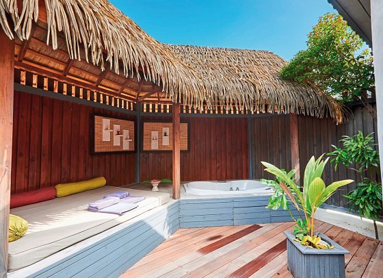 Kuredu Island Resort & Spa - Wohnbeispiel Jacuzzi Beach Villa (Zimmercodierung VB3)
