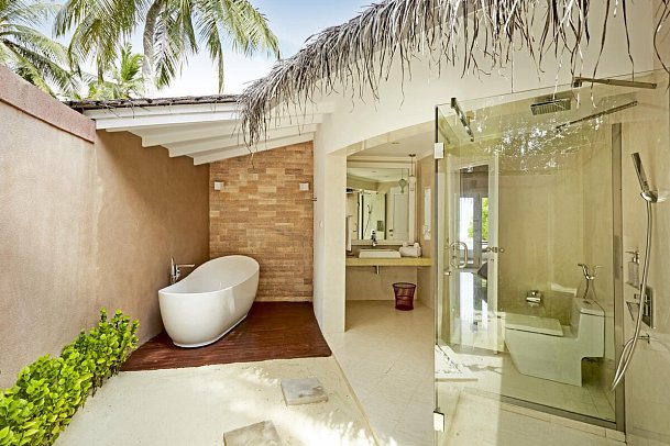 Sun Siyam Vilu Reef Maldives - Beispiel Bad Deluxe Beach Villa & Jacuzzi Deluxe Beach Villa (Zimmercodierungen VB1, VV1, VB2 & VV2)
