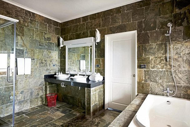 Sun Siyam Vilu Reef Maldives - Beispiel Bad Reef Villa (Zimmercodierungen VX1 & VV4)