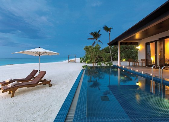 Atmosphere Kanifushi Maldives - Wohnbeispiel Sunset Beach Villa with Pool (Zimmercodierung VB2)