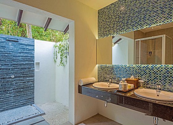 ADAARAN Select Meedhupparu - Beispiel Bad Deluxe Beach Villa (Zimmercodierungen VB2, VB8, VB6 & VV1)