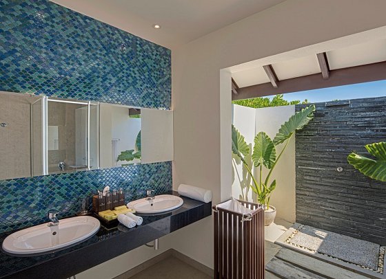 ADAARAN Select Meedhupparu - Beispiel Bad Sunset Deluxe Beach Villa (Zimmercodierungen VB6 & VV1)
