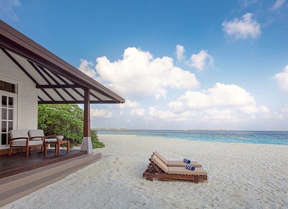 ADAARAN Select Meedhupparu - Wohnbeispiel Deluxe Beach Villa (Zimmercodierungen VB2 & VB8)