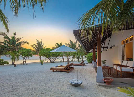 ADAARAN Select Meedhupparu - Wohnbeispiel Sunset Deluxe Beach Villa (Zimmercodierungen VB6 & VV1)