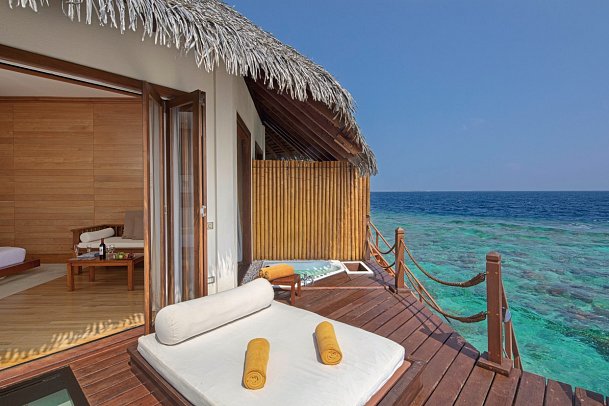 ADAARAN Prestige Water Villas - Beispiel Terrasse Water Villa (Zimmercodierungen VX1 & VV1)