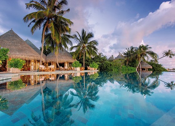 Milaidhoo Maldives - Compass Pool Bar