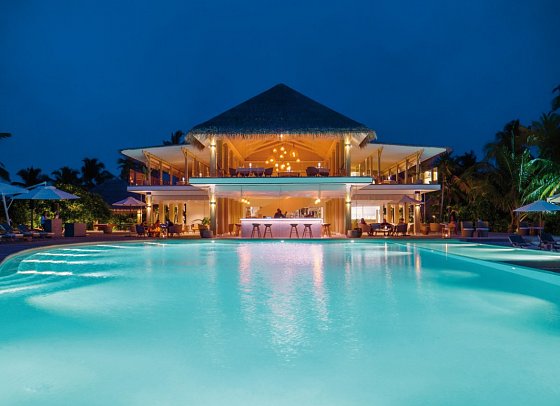 Baglioni Resort Maldives - Luxury All Inclusive Resort - Pool Bar & Gusto