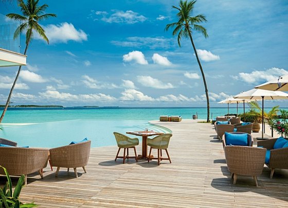 Baglioni Resort Maldives - Luxury All Inclusive Resort - Pool Bar