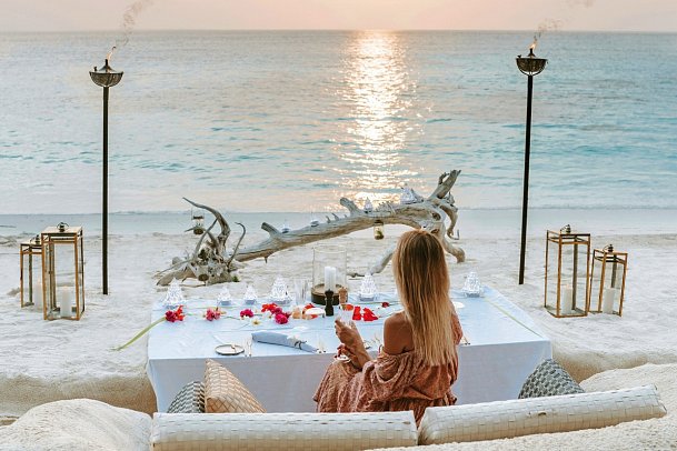 The Halcyon Private Isles Maldives, Autograph Collection