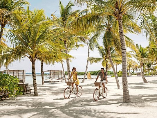 Patina Maldives, Fari Islands