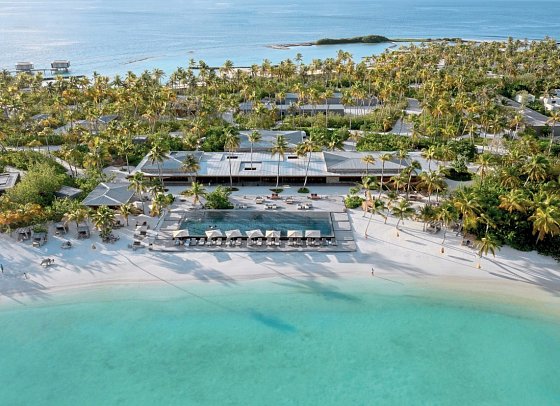 Patina Maldives, Fari Islands