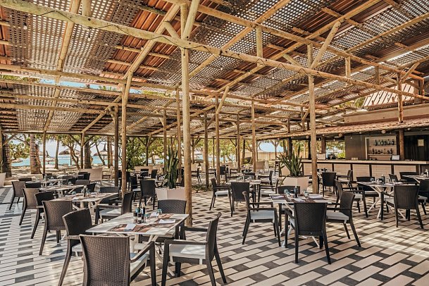 Crystals Beach Resort Belle Mare