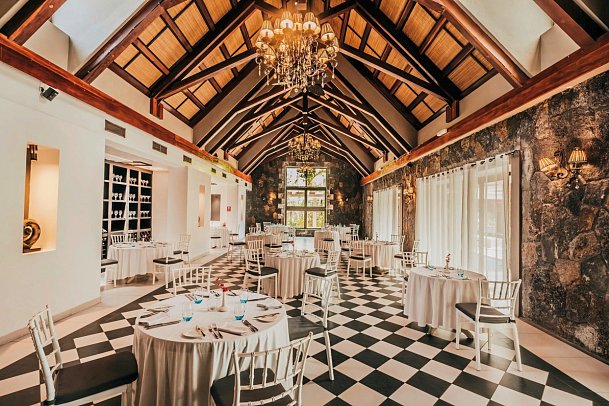 Crystals Beach Resort Belle Mare